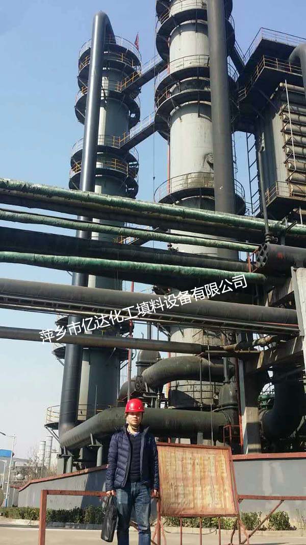 脱苯塔及洗苯塔填料拆除及安装现场